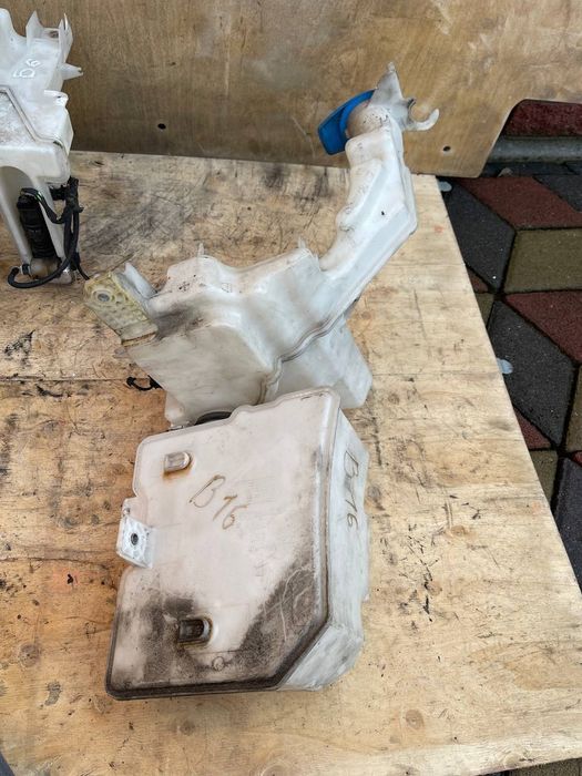 Бачок омивача VW Passat B6 B7 Golf 5-6 Jetta 5 Touran Skoda Superb3