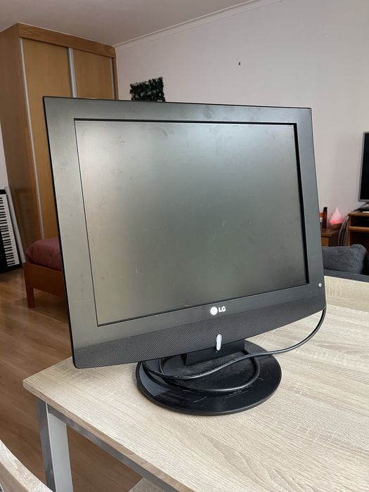 Televisão LG Preta - Em bom estado