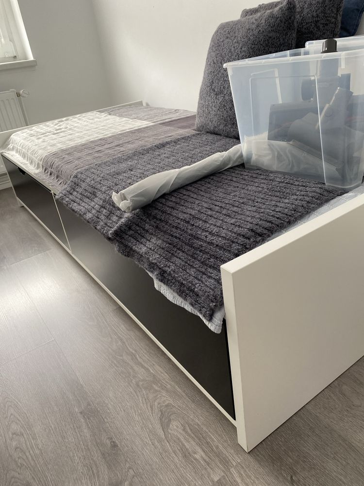 Łóżko z szufladami ikea z materacem