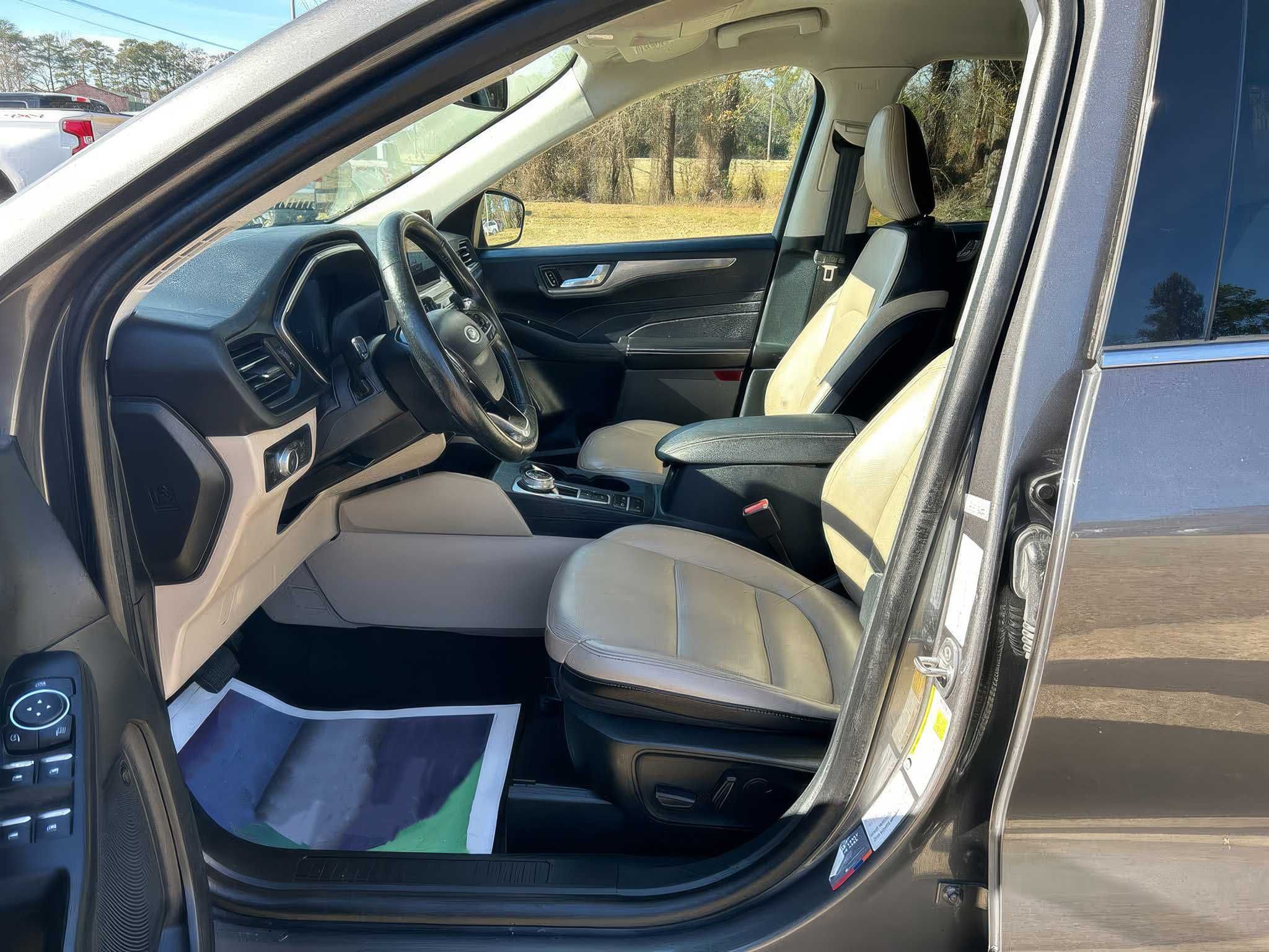 2021 Ford Escape Titanium