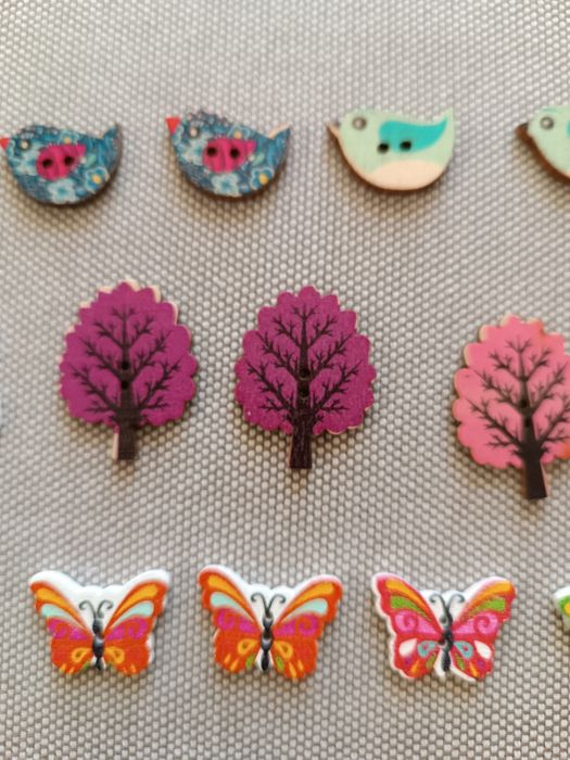 Drewniane guziki ozdobne