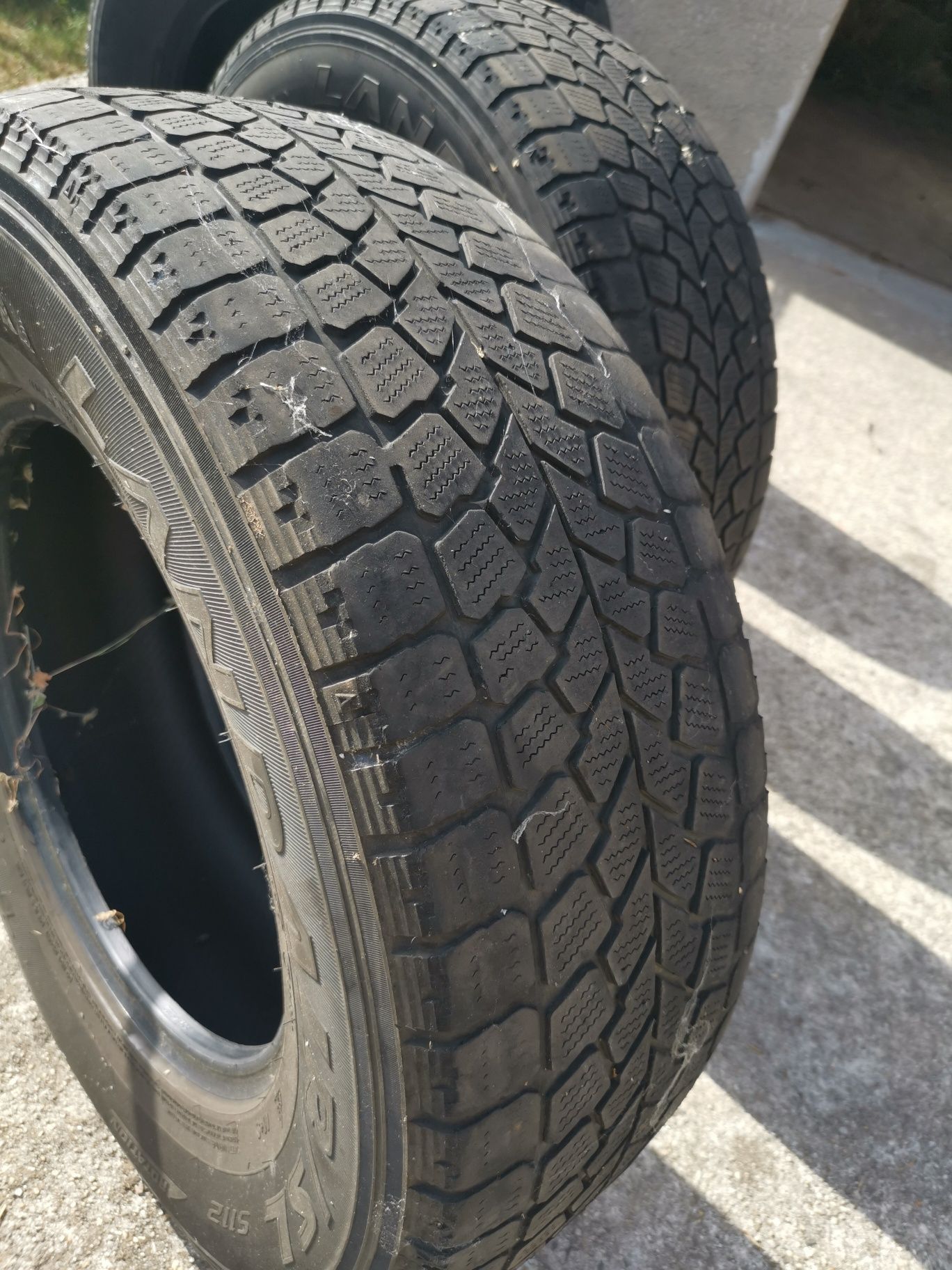 Pneus Falken 245/79/16