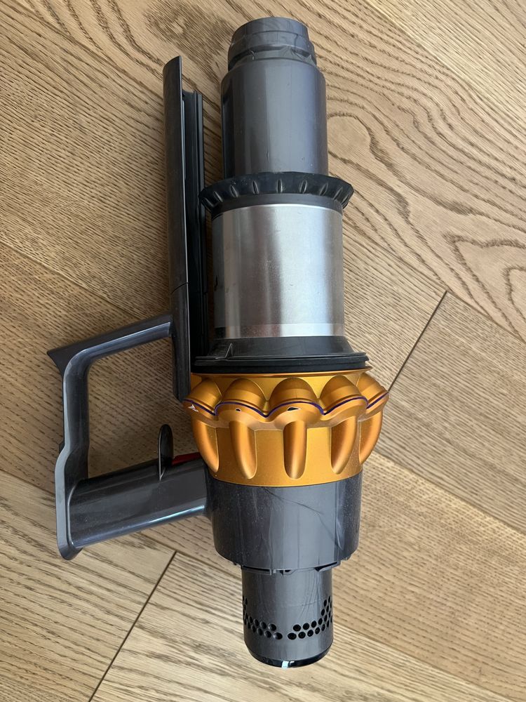 Dyson V15 korpus