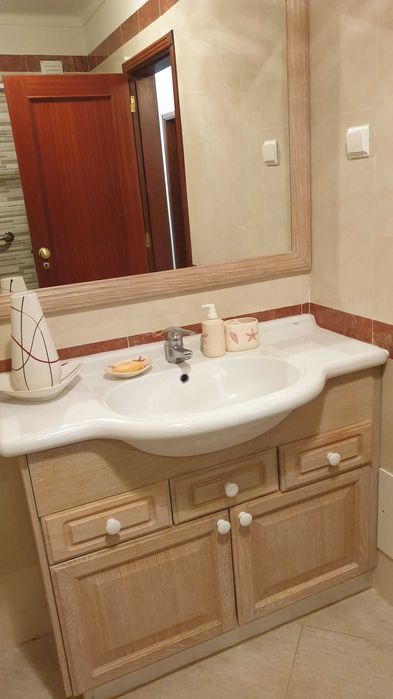 Arrendamento de um quarto para casal em Vila Real de Santo António