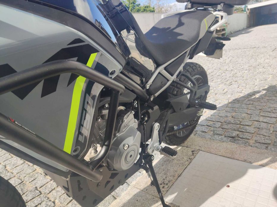 CFMoto 450MT — Cinza, como nova! (apenas 1300 km)