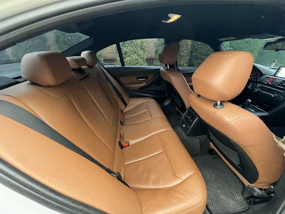 BMW f30 328i.