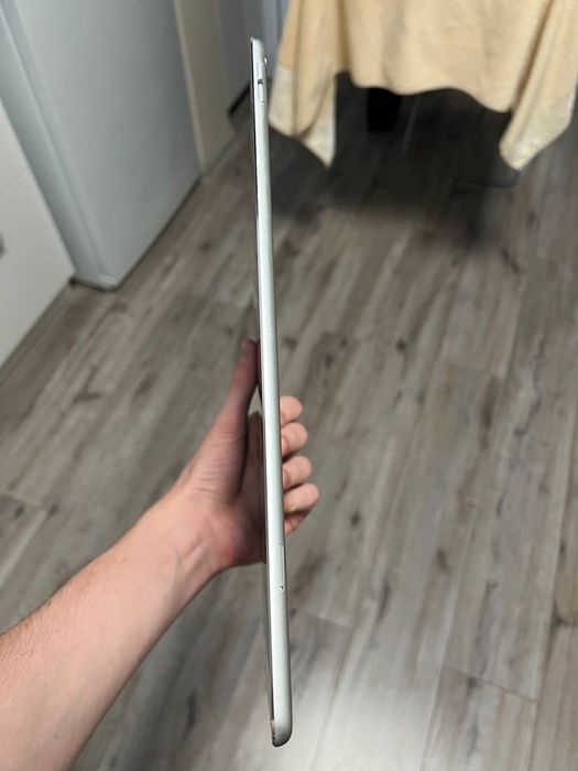 iPad Pro 12.9 2 gen 64gb 10 циклів битий