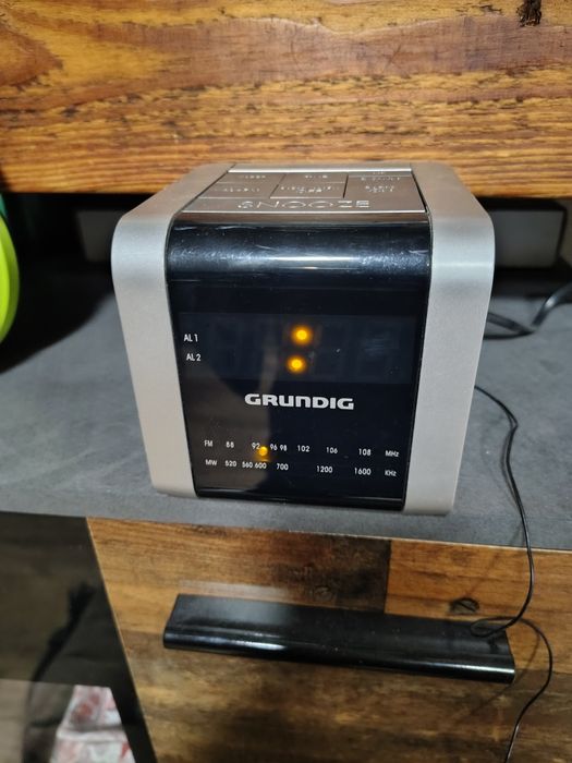 Radio budzik Grundig