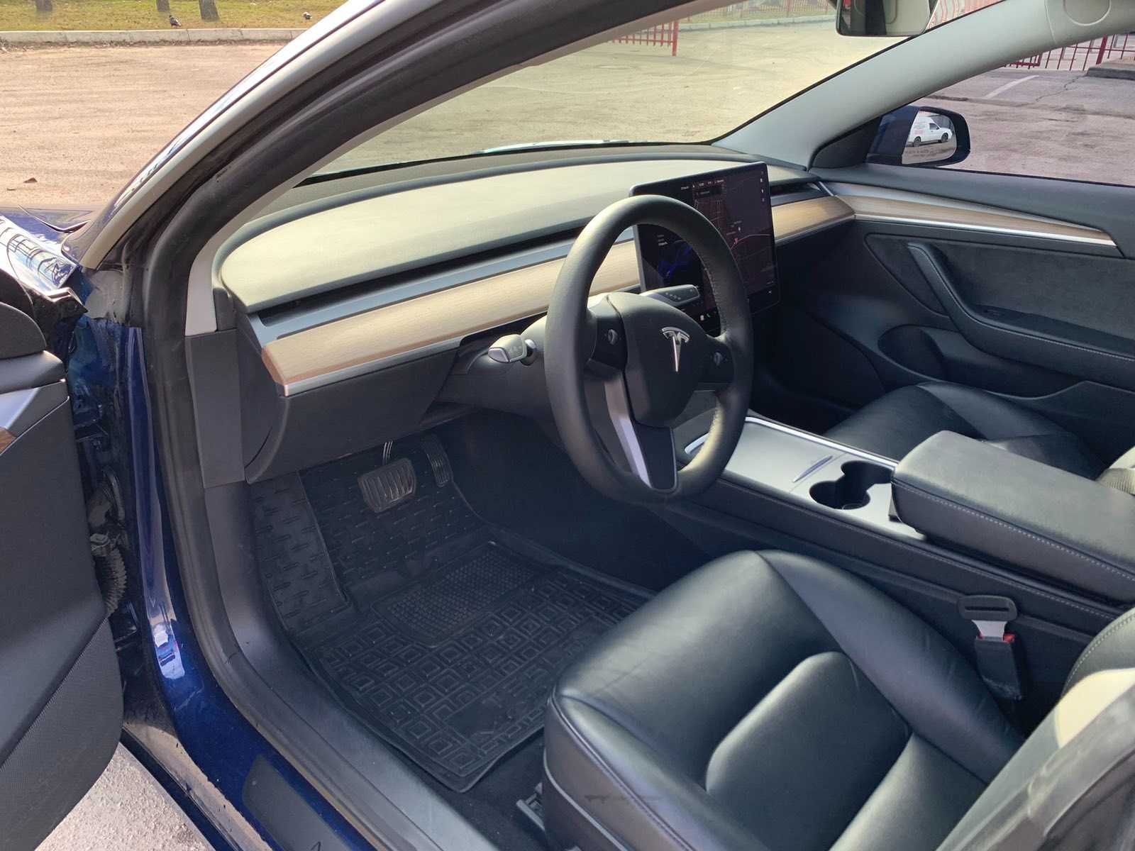 Tesla Model 3  2022