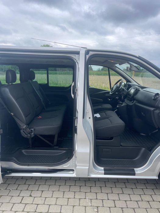 Opel VIVARO 9 osobowy