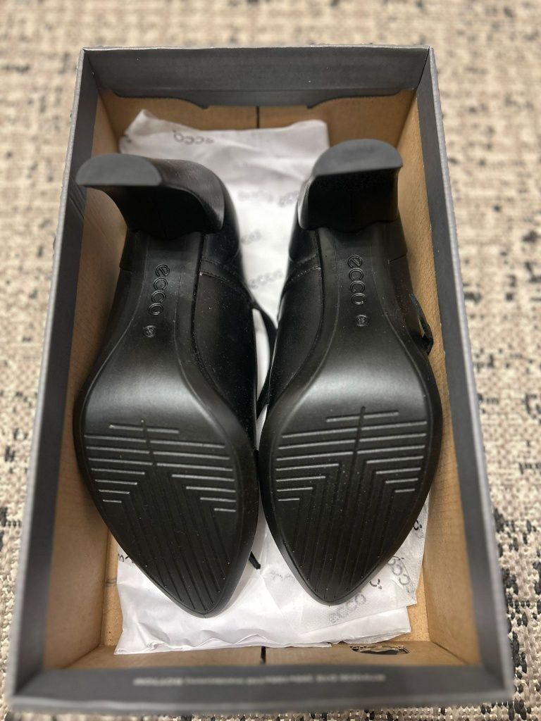 Ecco shape 75 pointy sleek