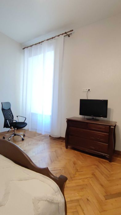 Сдам до травня. Від ріелтора. 2 кімнатна, Осипова/Троїцька.