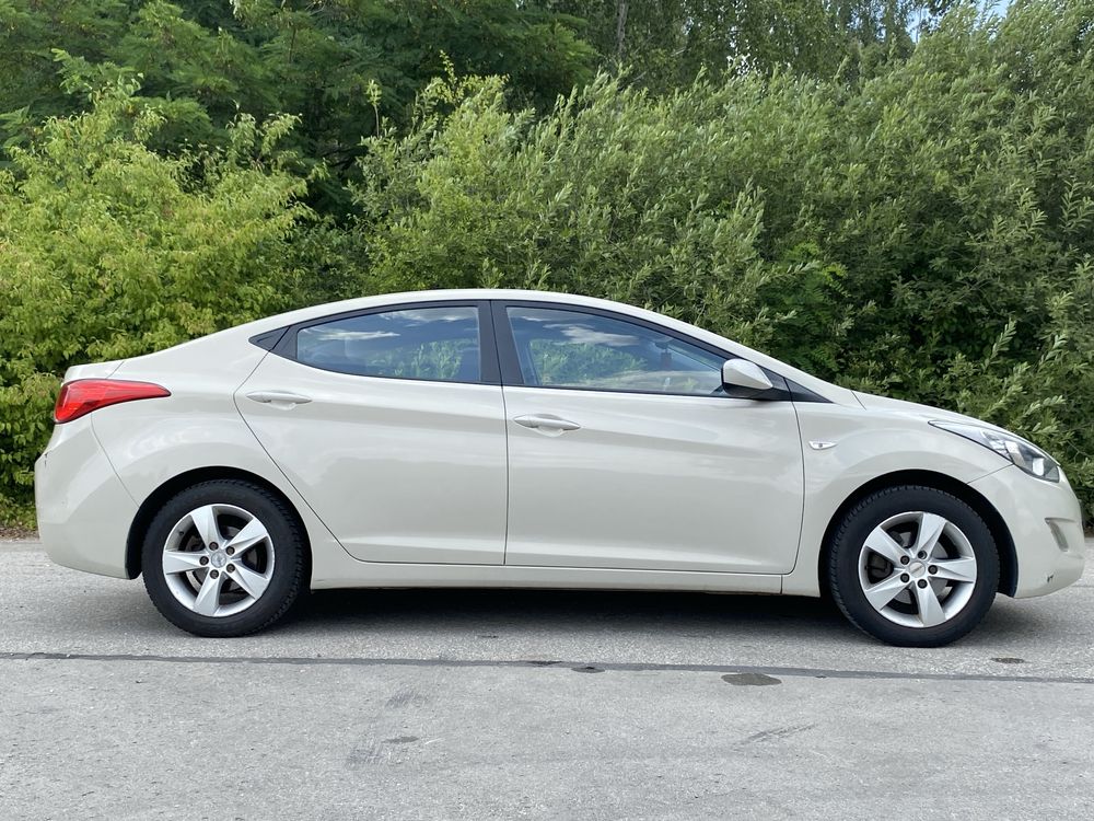 Hyundai Elantra 1.6 MPI 132KM 2012 PRYWATNY
