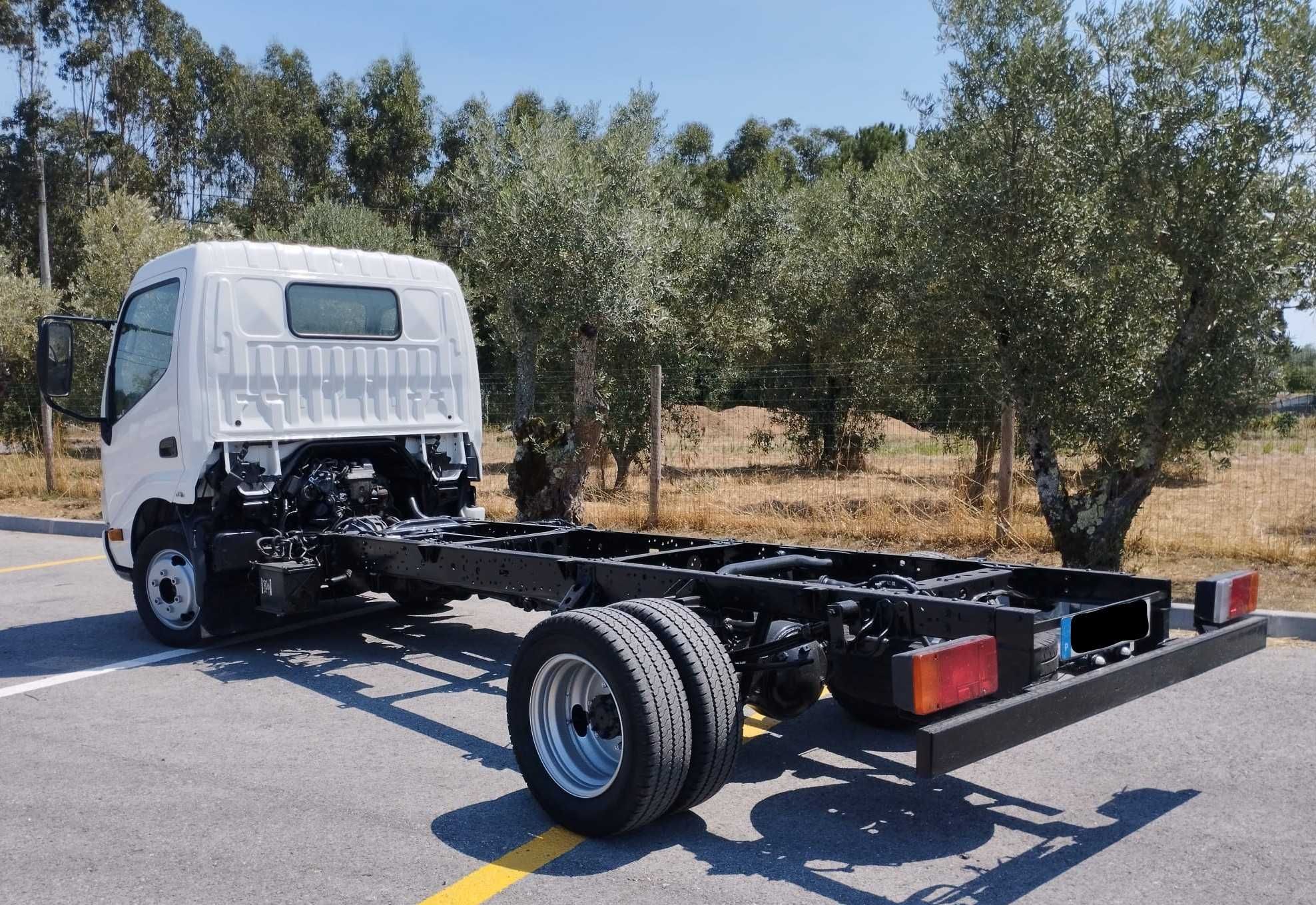 Toyota Dyna M 35-33 chassi motor 3.0 ano 2006