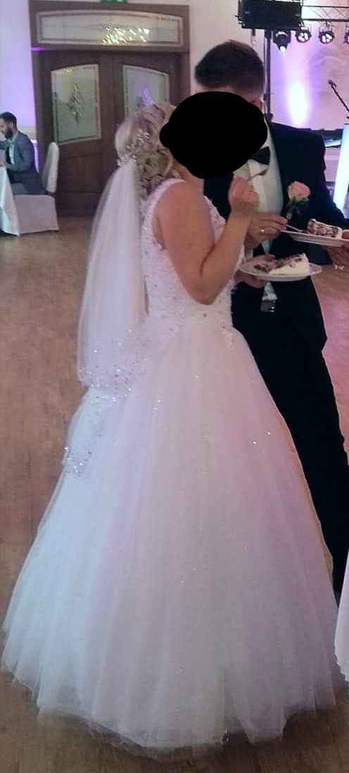 Piękna suknia ślubna princesa Swarovski