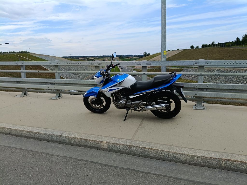 Motocykl Suzuki GW250 Inazuma