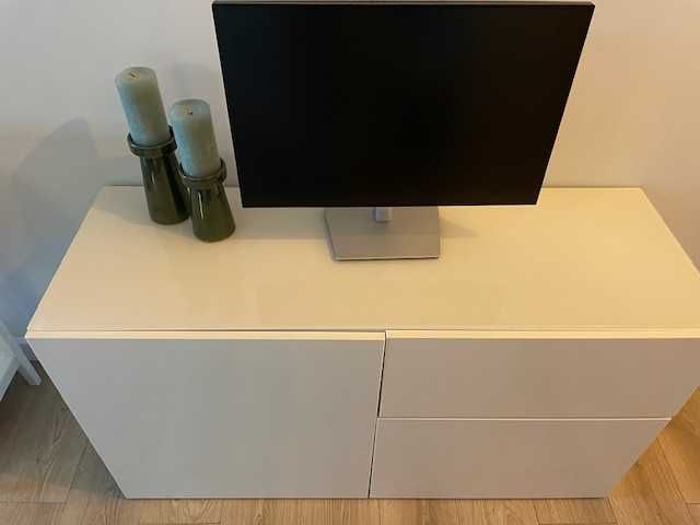 Szafka TV, biała błysk, ze szklanym blatem 120/40 cm