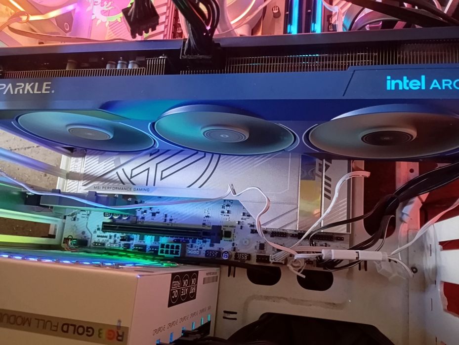 Vendo placa gráfica Arc B580 Sparkle titan