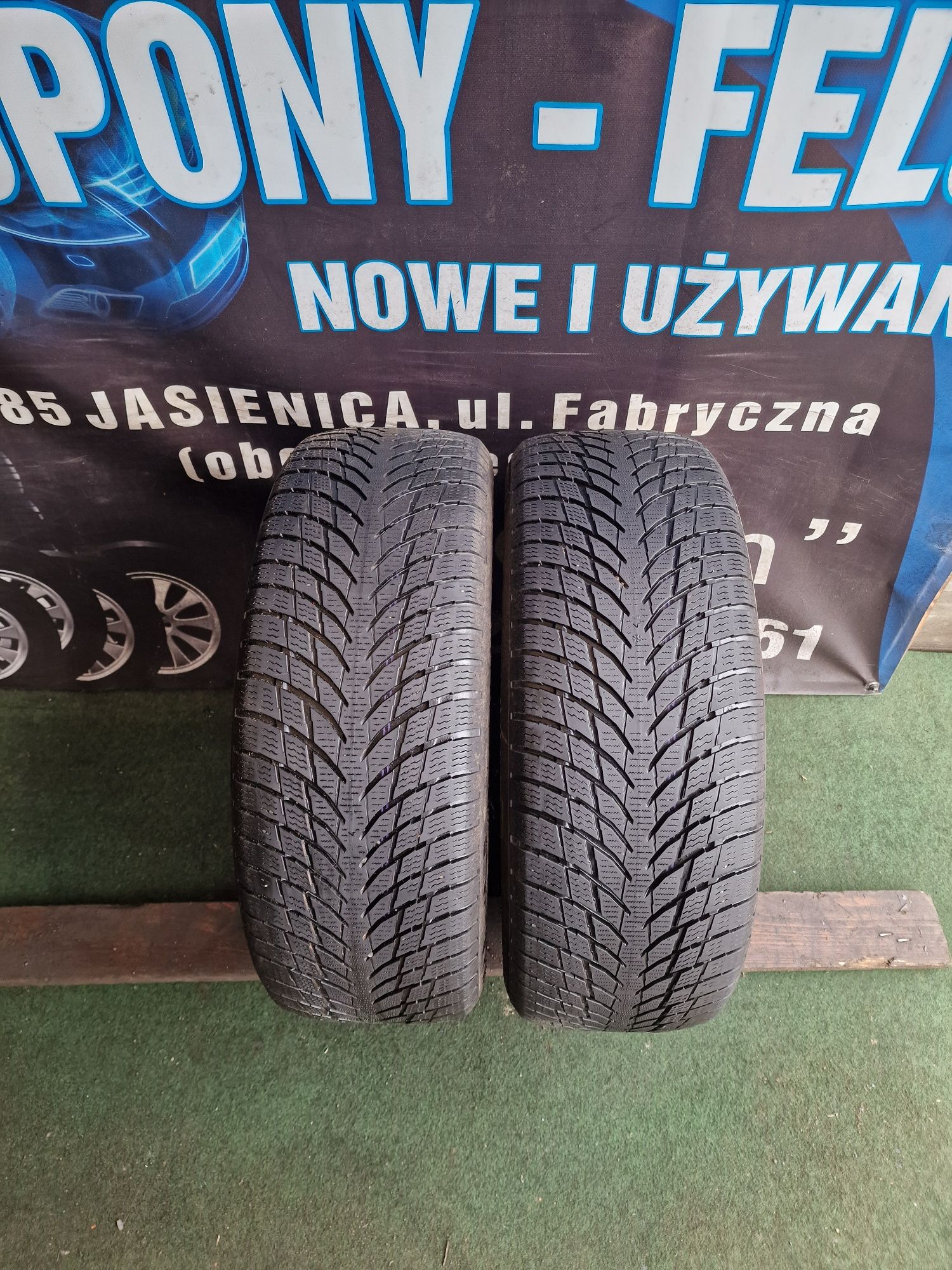 Opony zimowe 215/55/17 Nokian Para