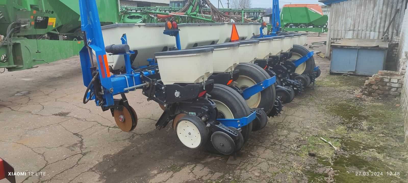 Сівалка пропашна  8-ми рядна Kinze-3000 2