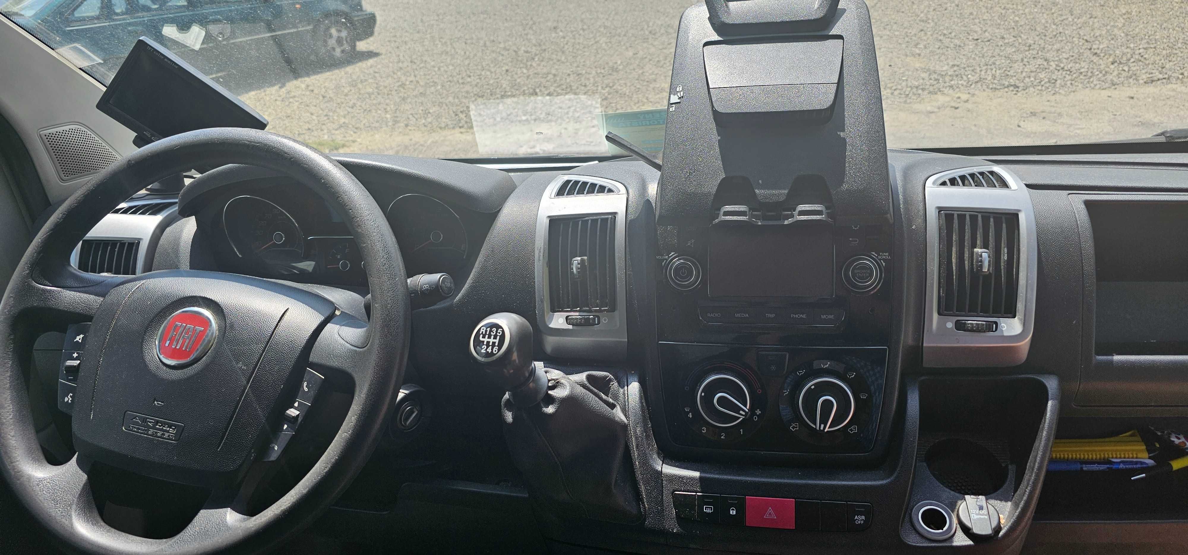 Fiat Ducato 2016 – kontener z windą, 2.3 Diesel, – gotowy do pracy!