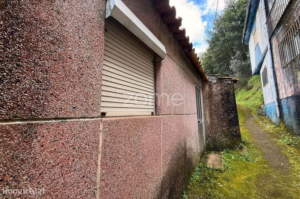 Casa para Remodelar à Venda – Miranda do Corvo