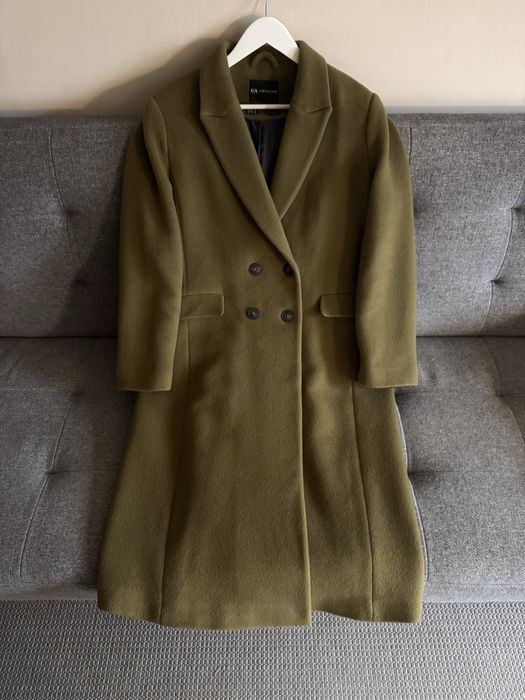 Довге вовняне пальто оливкового кольору c&a premium