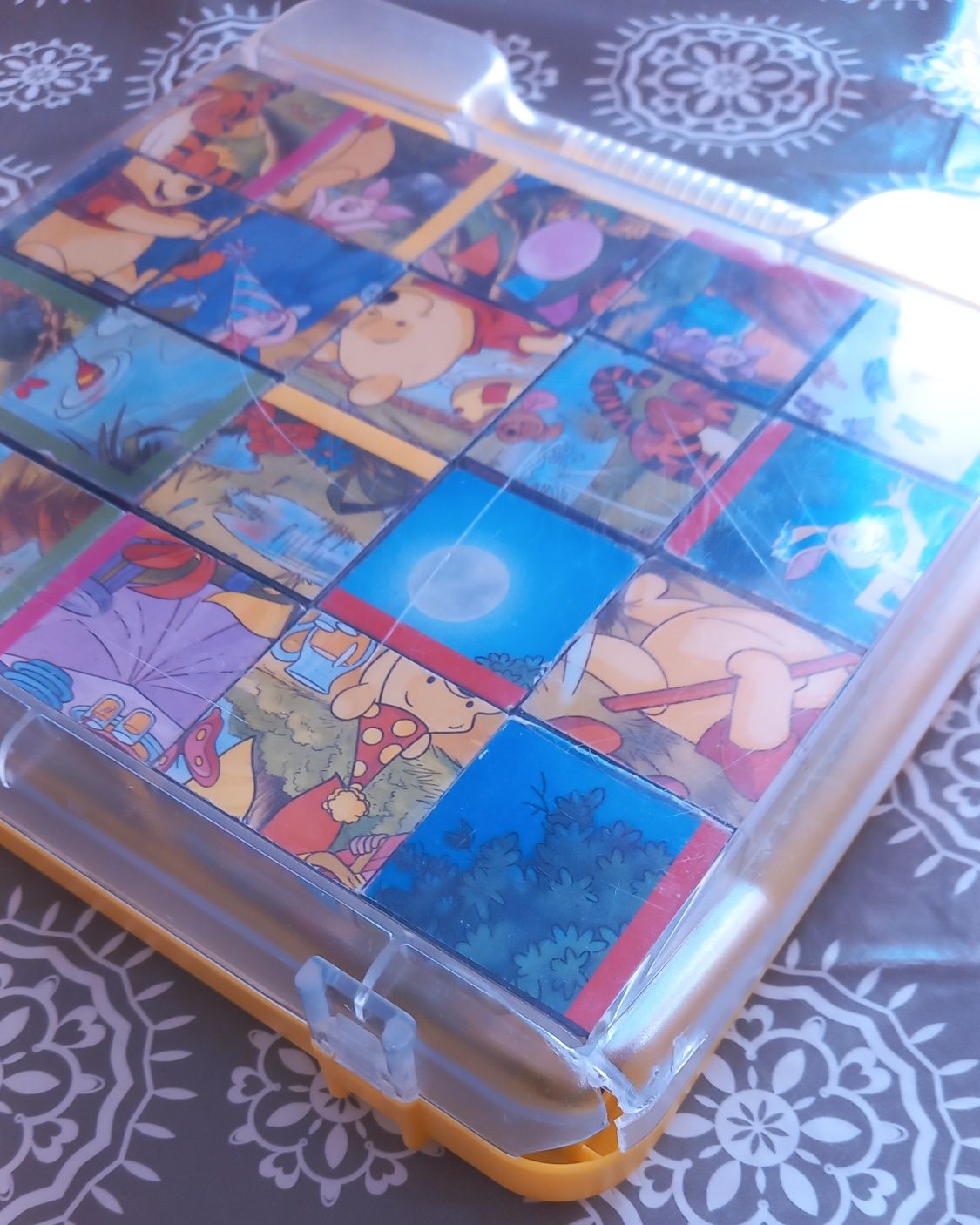 Puzzle + klocki kwadratowe plastikowe Puchatek (6 ukladanek) 3+ i 4+ +