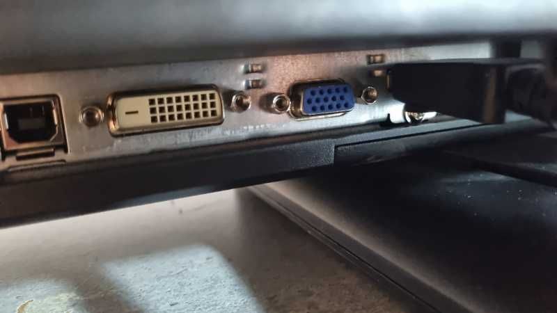 Монітор 23" 1920*1080 TN HP E231 LED VGA DVI DP USB*2 Pivot Б/В