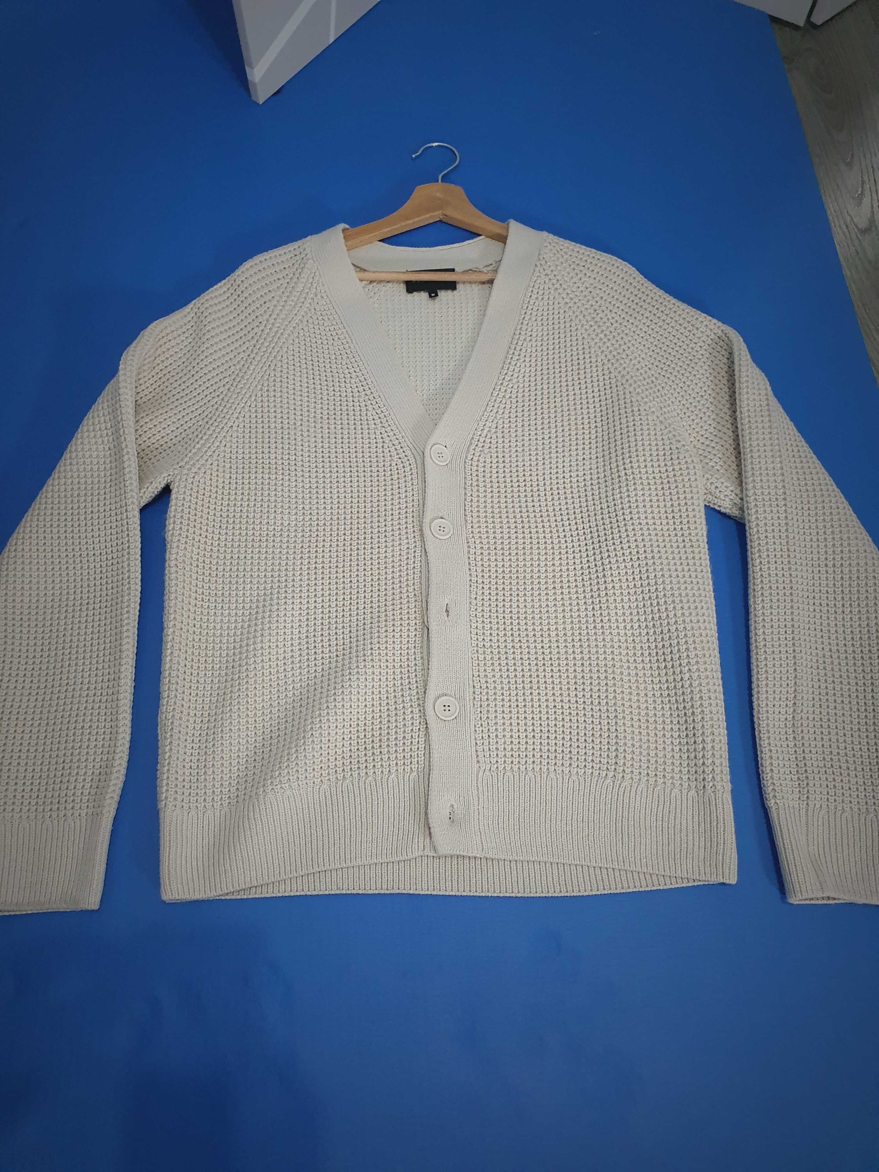 Sweter beżowy Wólczanka rozmiar M (faktycznie M/L)