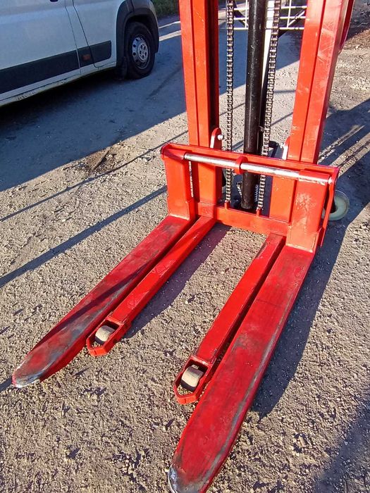 Wózek paletowy paleciak masztowy sztaplarka