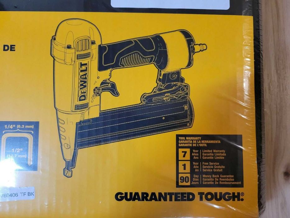 Пневматичний Степлер скобозабивач Dewalt DWFP1838 новий зі США