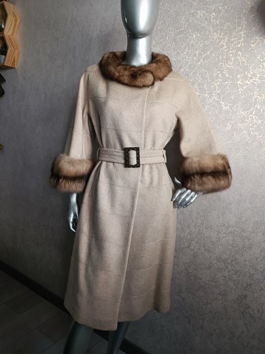 Пальто кашемір. Італія. Соболь баргузин. Як нове. 100 см. Не норкова