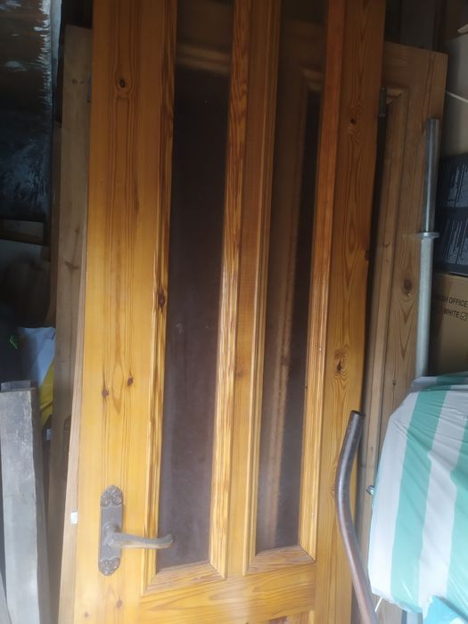 Двері вхідні та міжкімнатні з коробкою і лиштвою