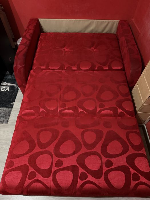Łóżko rozkładne. 130x200. Czerwone. Polecam.