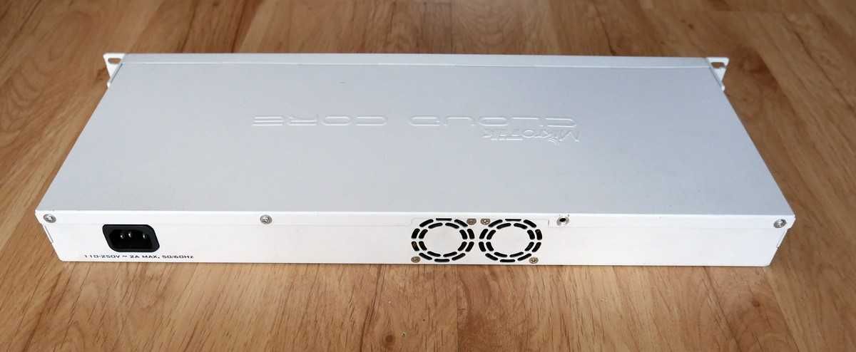 Router MikroTik CCR1036-12G-4S