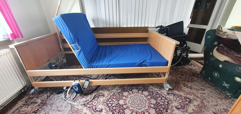 Łóżko rehabilitacyjne plus materace
