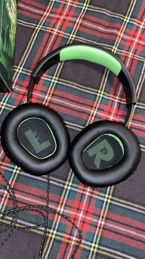 Fones gamer Jbl quantum 100X