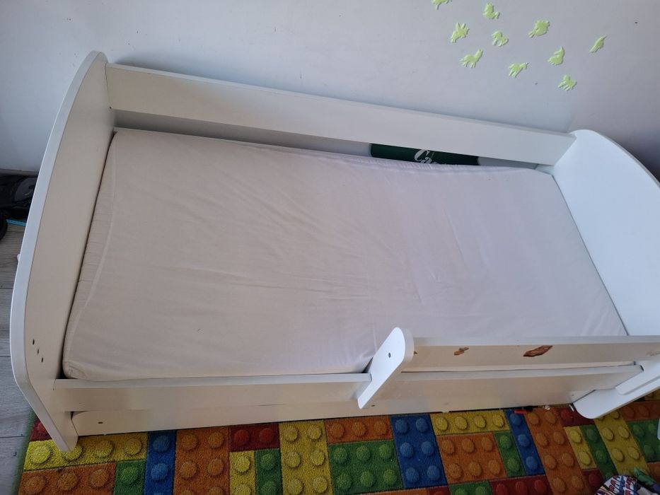 Łóżko dziecięce białe
