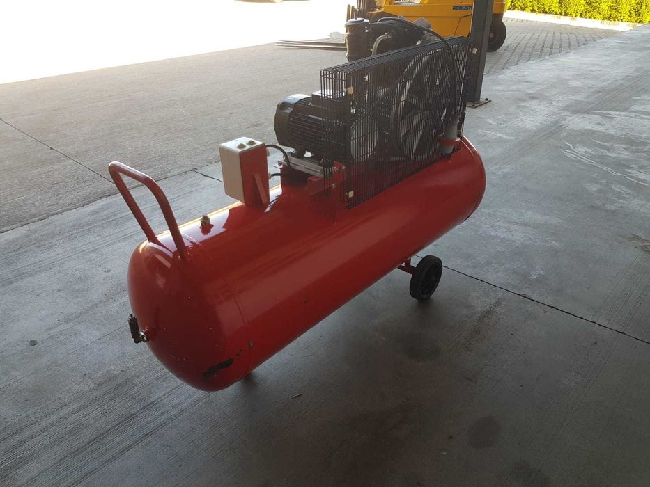 Kompresor GIS 270 L 6/25
