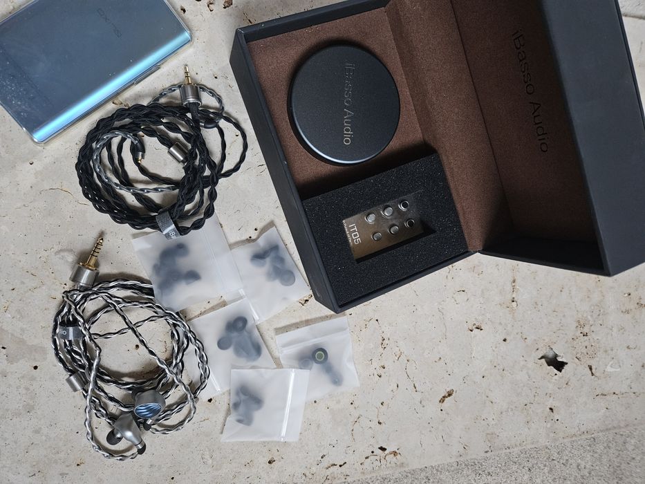 Auscultadores Ibasso IT05