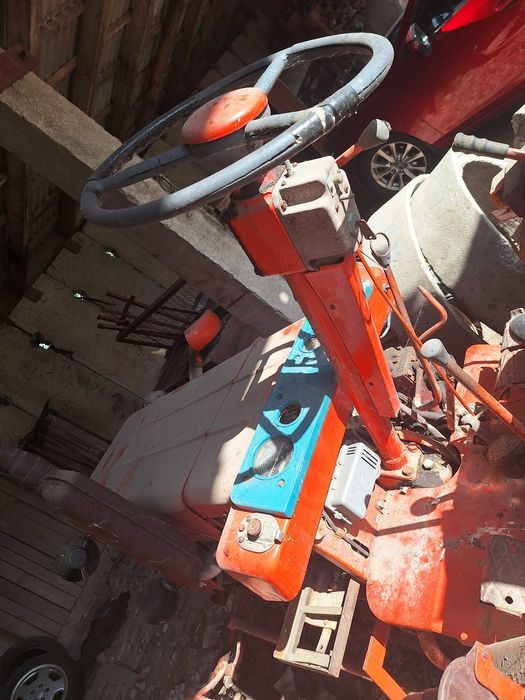 Ciągnik Wladimirec T25A, zarejestr., ubezpieczony, z przeglądem 1977r,