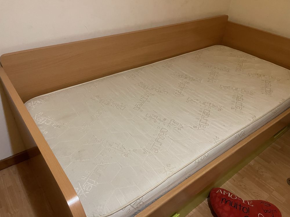 cama de solteiro com gaveta (2 colchões incluídos)