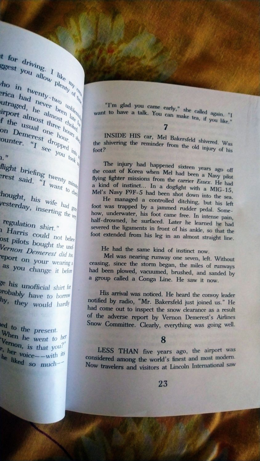 Книга "Аэропорт", А. Хейли на англ.яз. ("Аirport", Arthur Hailey)