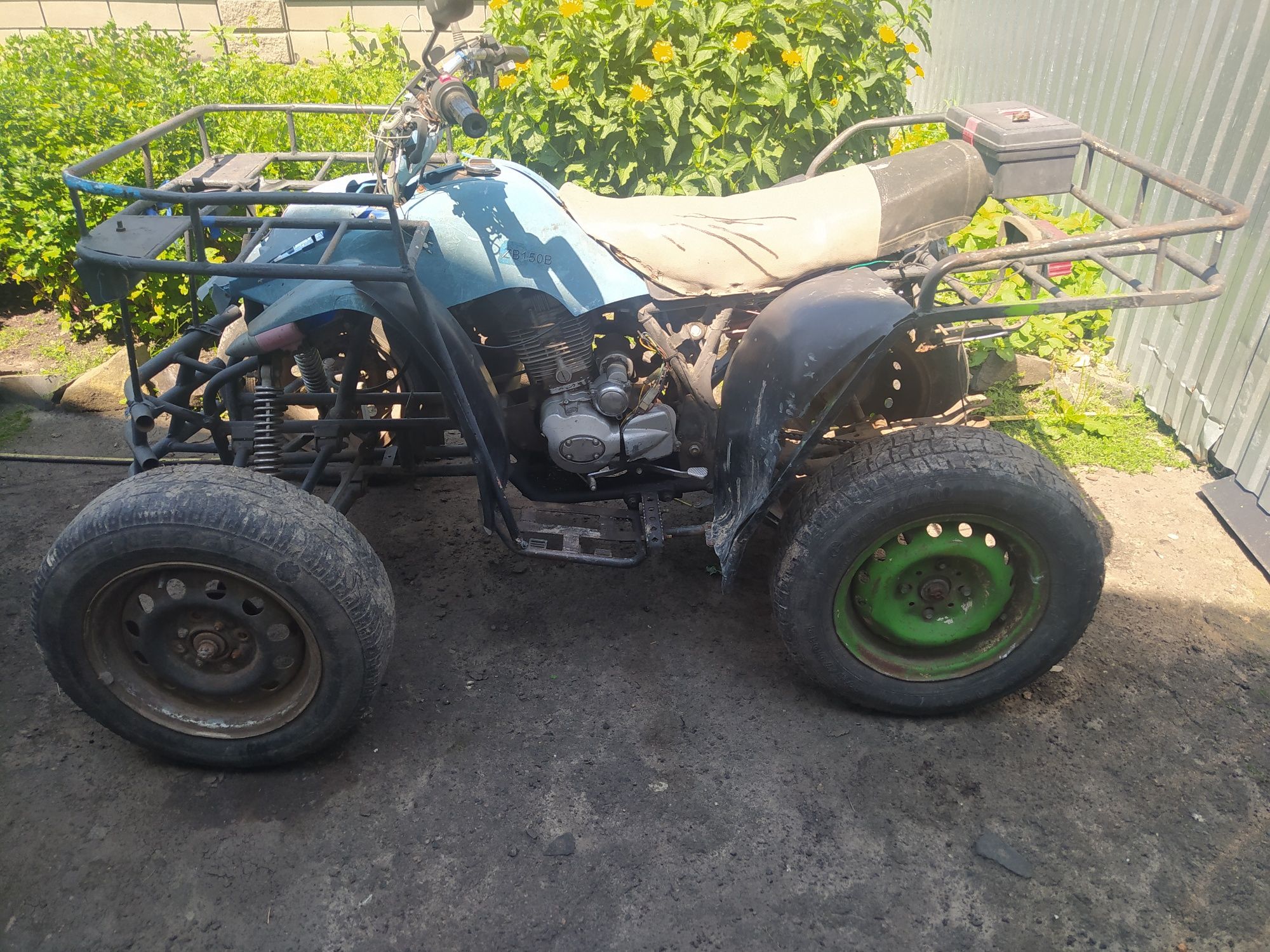 Продаю квадрик ZB150B