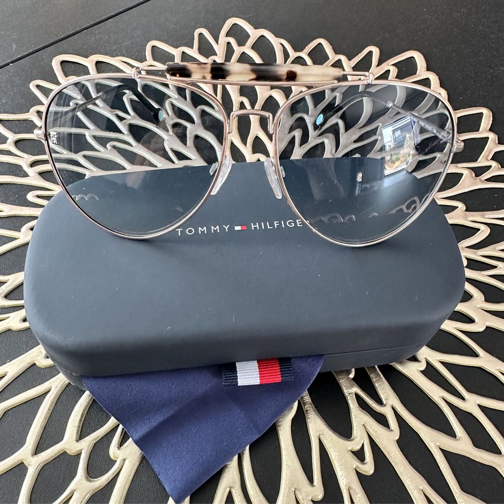 Okulary przeciwsłoneczne Tommy Hilfiger