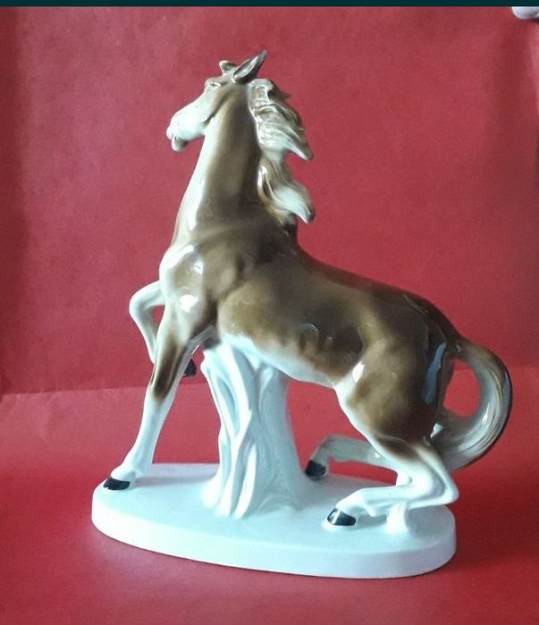 Статуэтки лошадь и орел