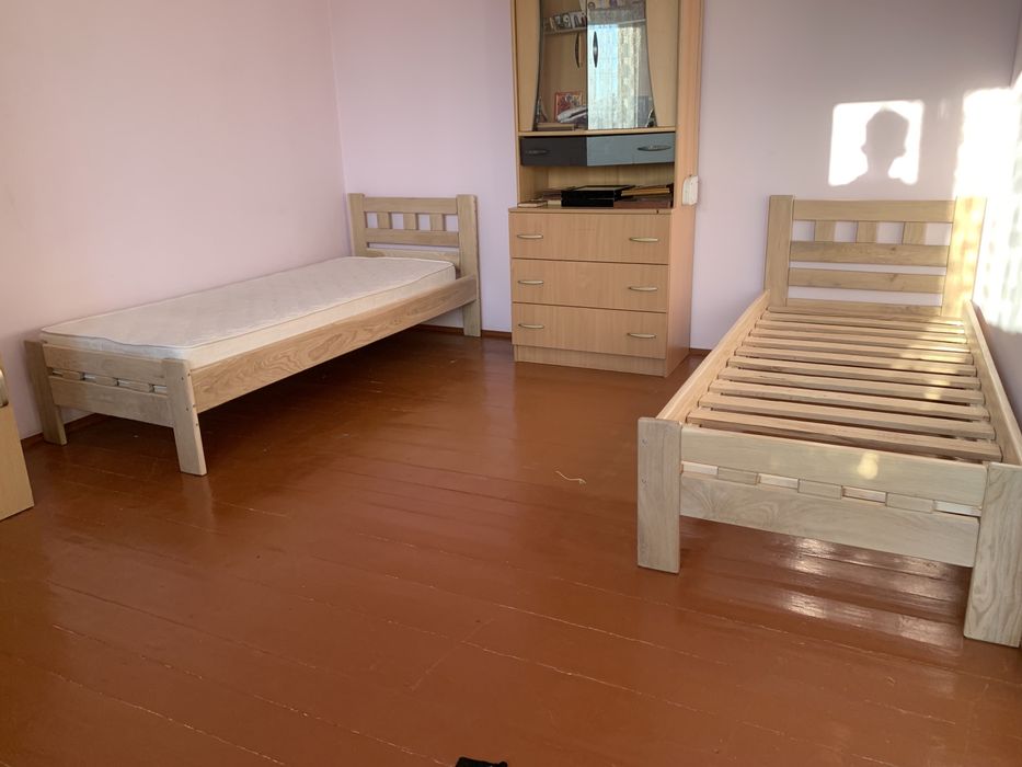 Ліжко з дерева дубове