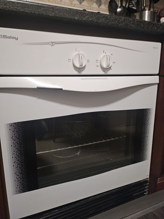 Forno elétrico em bom estado