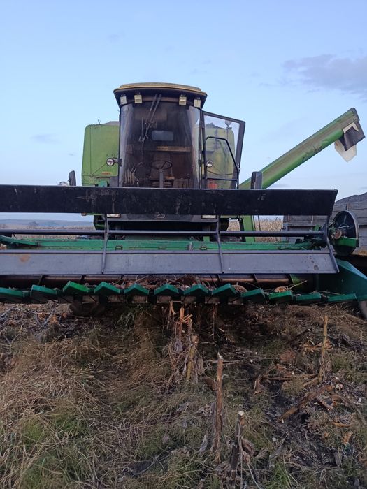 Комбайн John Deere 1075